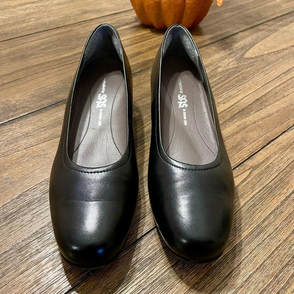 SAS REGINA Black Leather Pumps Heels Handcrafted Italian Leather Size 9 N Career - Picture 2 of 11
